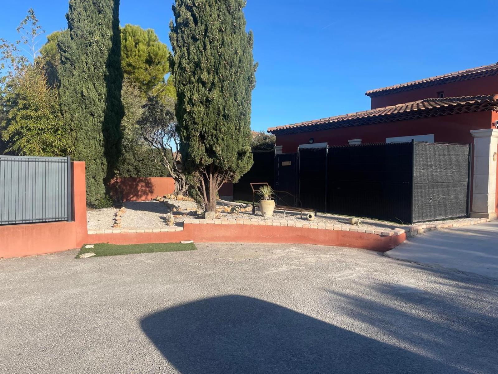 Aparthotel La Casa Bella Gignac-la-Nerthe Zewnętrze zdjęcie
