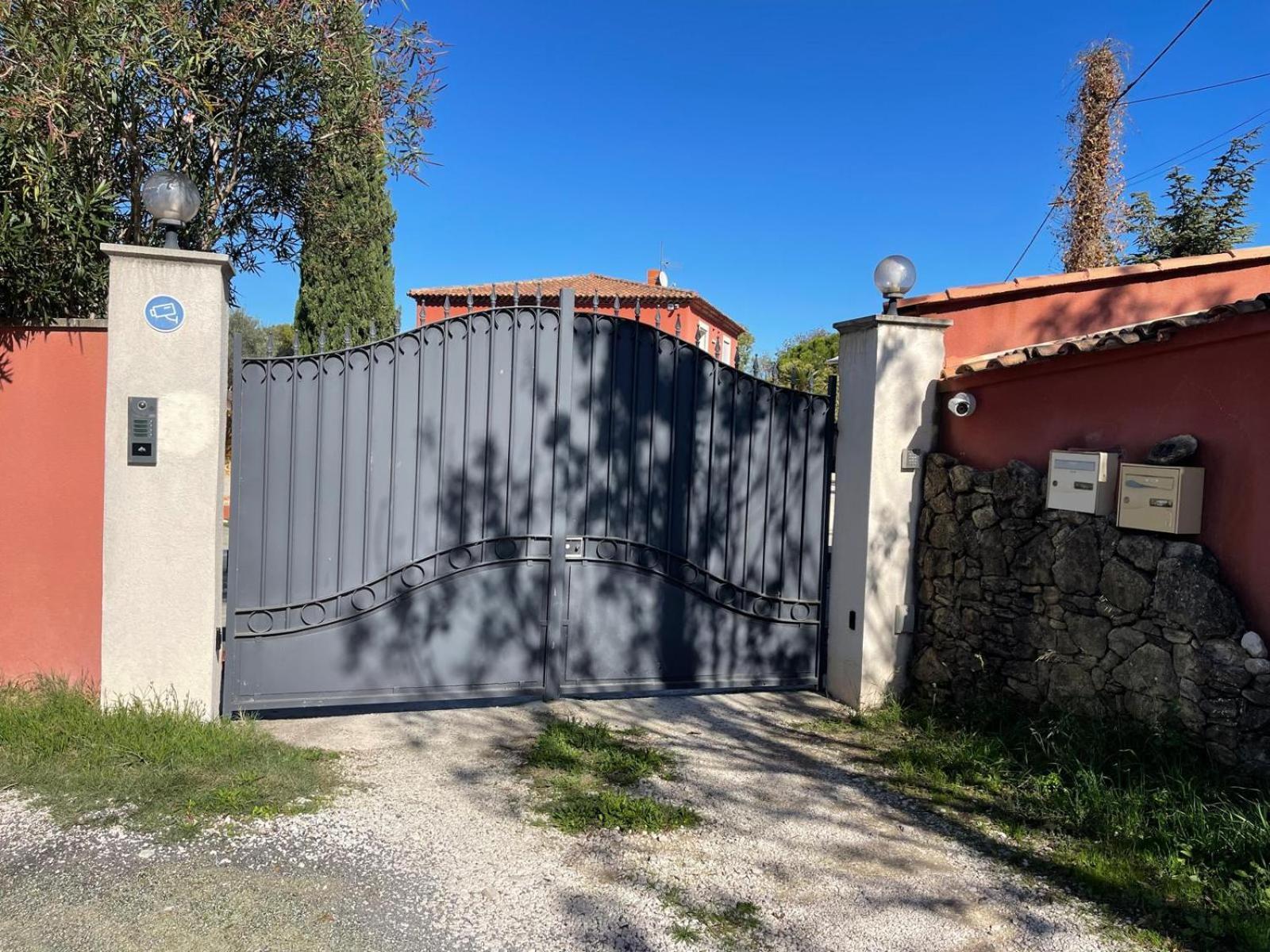 Aparthotel La Casa Bella Gignac-la-Nerthe Zewnętrze zdjęcie